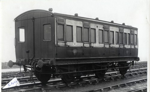 IRELAND IRISH DUNDALK NEWRY GREENORE RAILWAY COACH No 2 VINTAGE PHOTO LOUTH