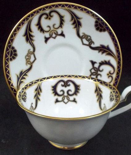 Royal Crown Derby Majesty Cobalt 5 Piece Place Setting with Footed Cup A1292 - Picture 8 of 9