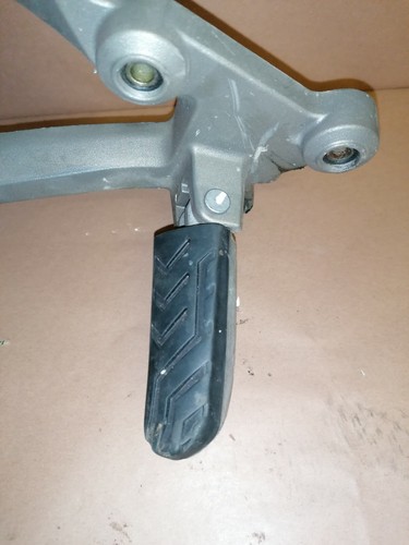 FOOTREST RH PEDANA POGGIAPIEDI DX APRILIA SHIVER 750 07/09 854906 - Bild 4 von 6