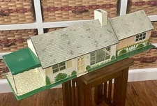 Vtg 1950s Genuine Marx Toys Tin Litho Dollhouse Single-Level Ranch with Carport
