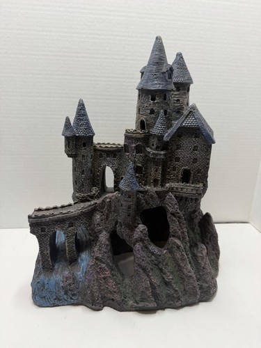 Penn-Plax Enchanting Wizard’s Castle Aquarium Decoration Very Light Use