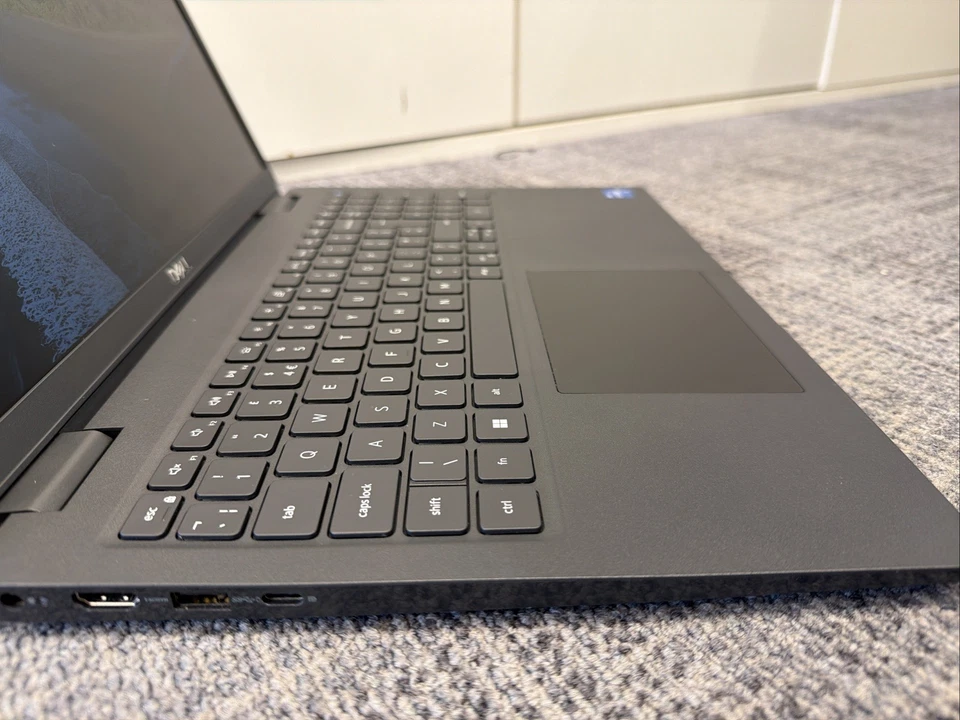 Dell Latitude 3520 · i5-1135G7 · 8GB · 512GB, photo 3 of 5