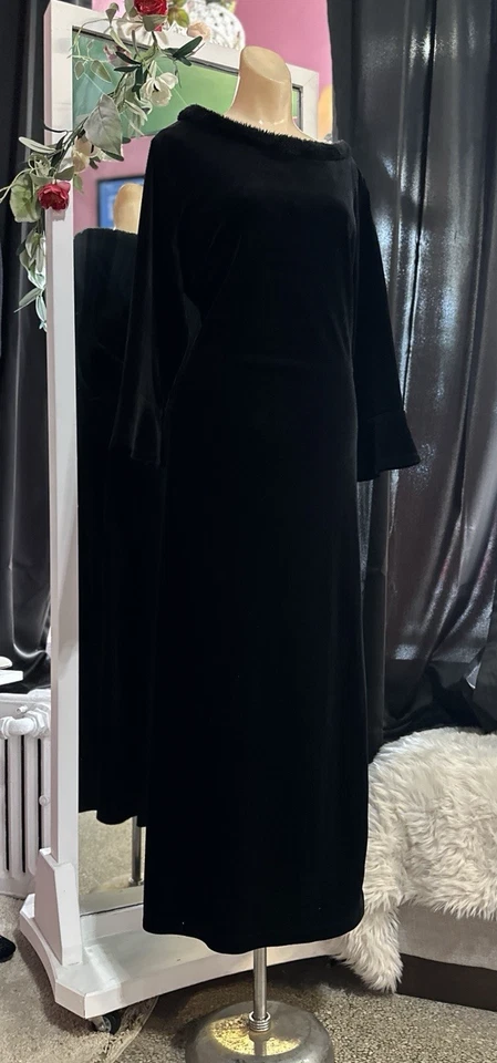 Vintage 90s Maxi Dress Black Velvet Faux Fur Trim Whimsy Goth Witchy Boho 1X - Image 4 of 4