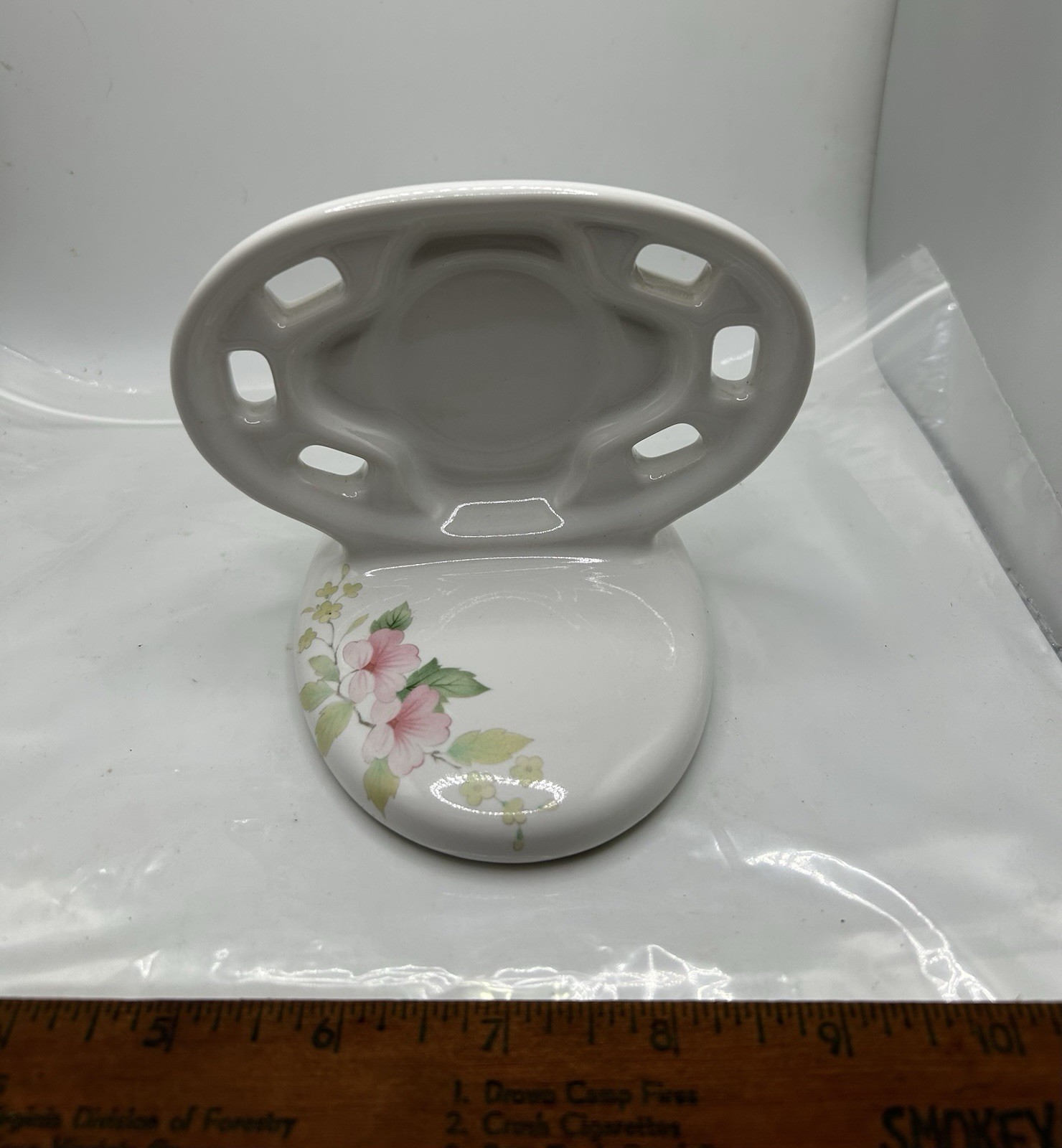 ANTIQUE SOAP DISH TOOTH BRUSH HOLDER WALL MOUNT WITH FLOWERS HAND PAINTED