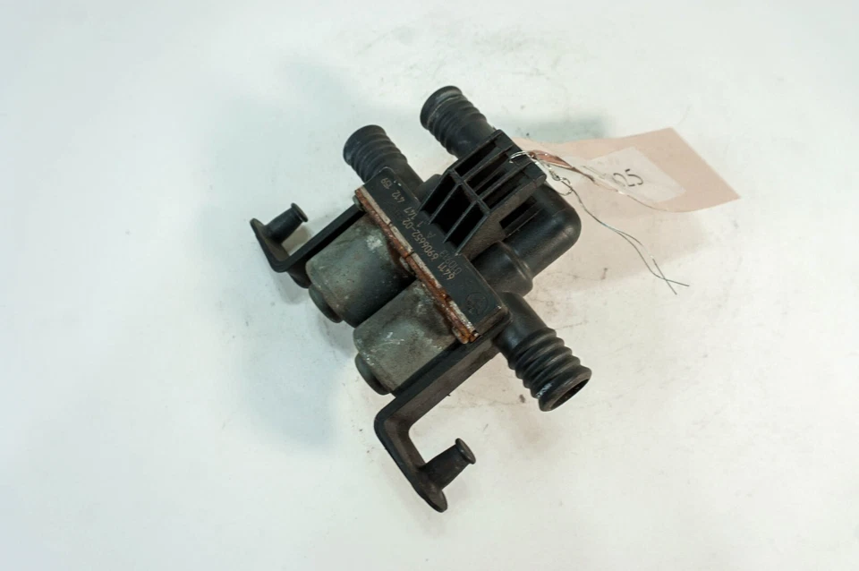 04-10 BMW E60 E63 E65 X5 X6 OEM HVAC Heater Water Control Valve 6411-6906652-02 - Image 2 of 4