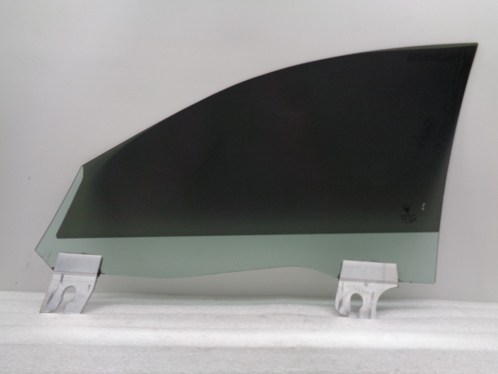 14-17 Maserati Ghibli Front Right Side Door Window Glass Tinted OEM AK2308266