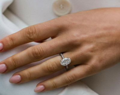 1.64Ct White Oval Cut Moissanite Solitaire Wedding Gift 925 Sterling Silver Ring