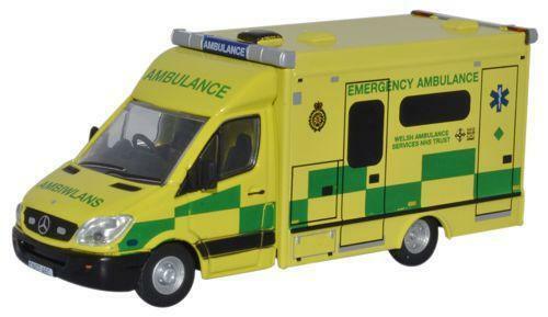 OXFORD COMMERCIALS MERCEDES-BENZ WELSH AMBULANCE SERVICE 76MA001