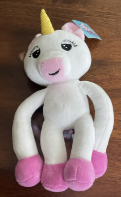WowWee Fingerlings Hugs Gigi Unicorn Interactive Plush Toy White 10  Inches