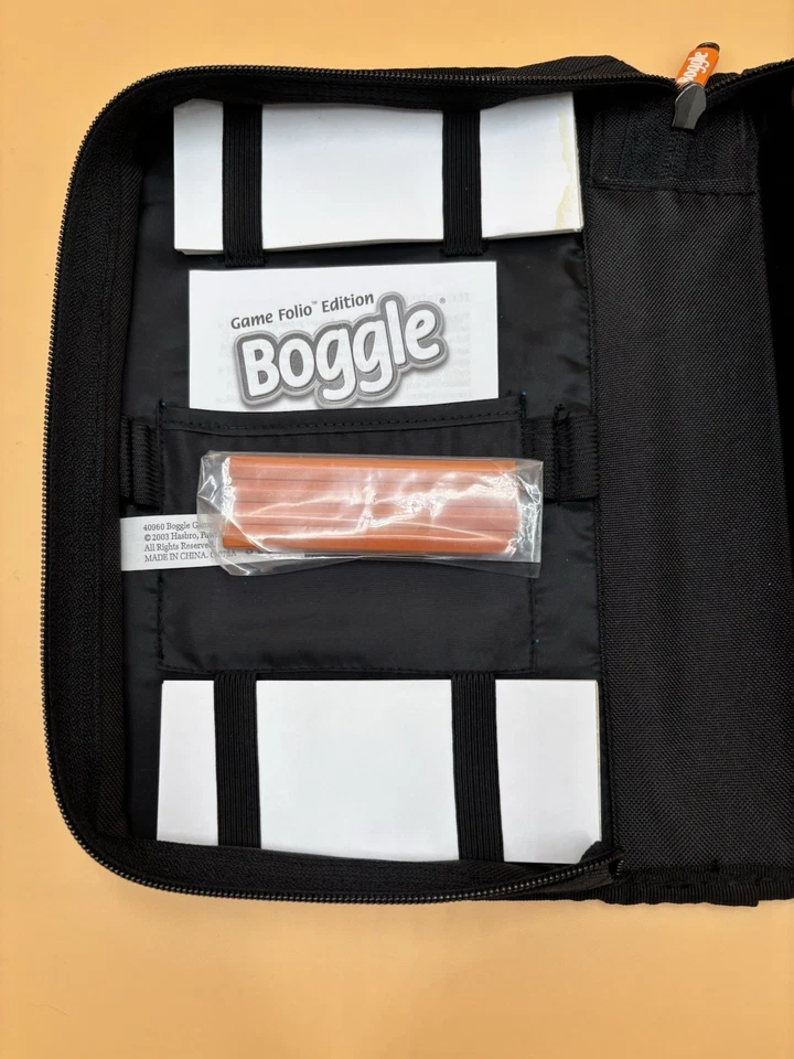 Boggle Juego Folio Edición Viaje Estuche Cremallera Temporizador Completo Funciona Foto 3 de 4