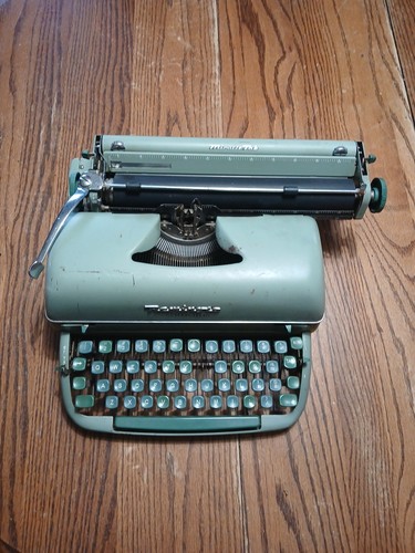 Remington Quiet-Riter — eBay listing photo