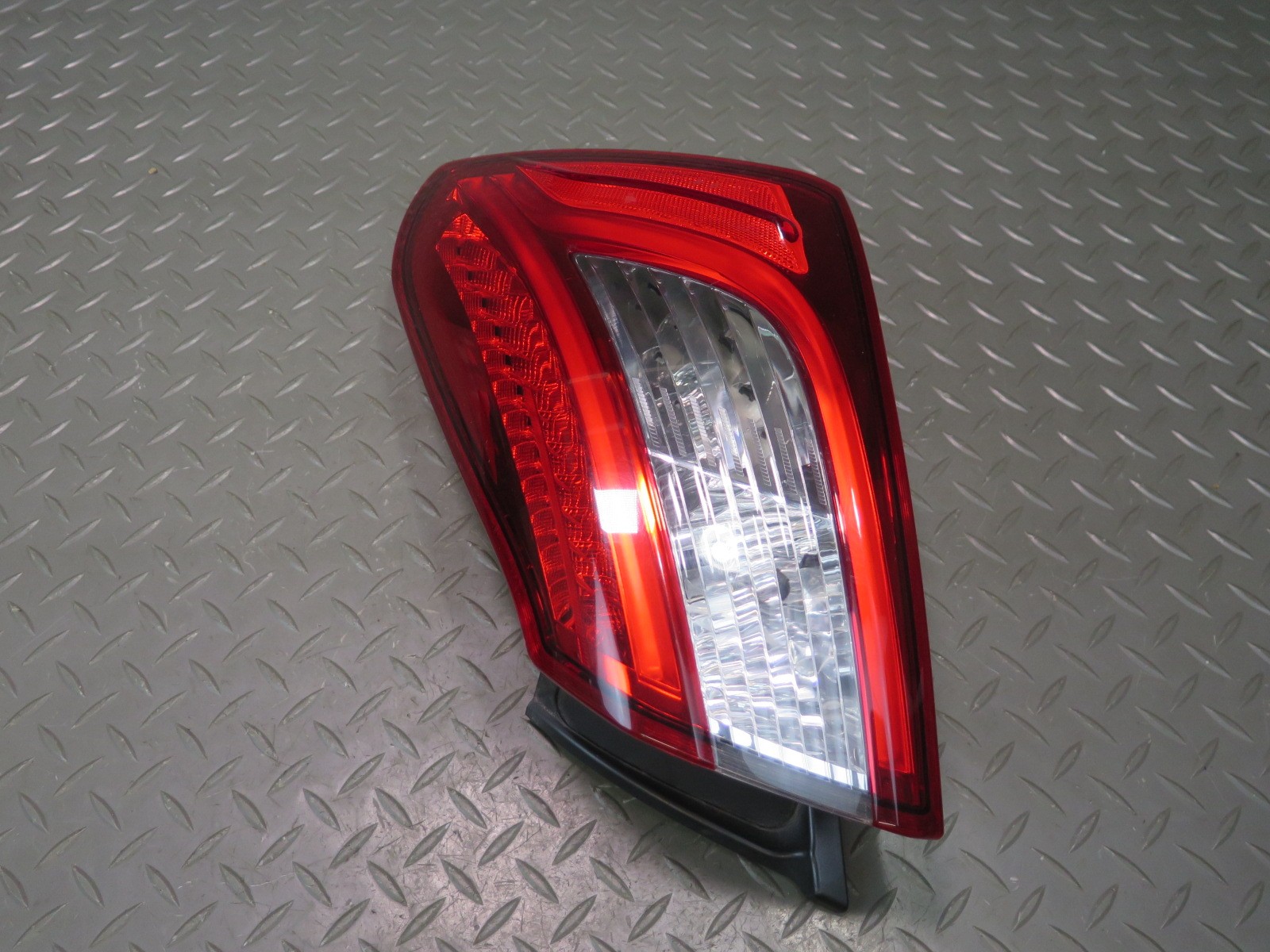 14-20 MASERATI GHIBLI M157 REAR LEFT RIGHT SIDE OUTER TRUNK TAIL LIGHT LAMP SET