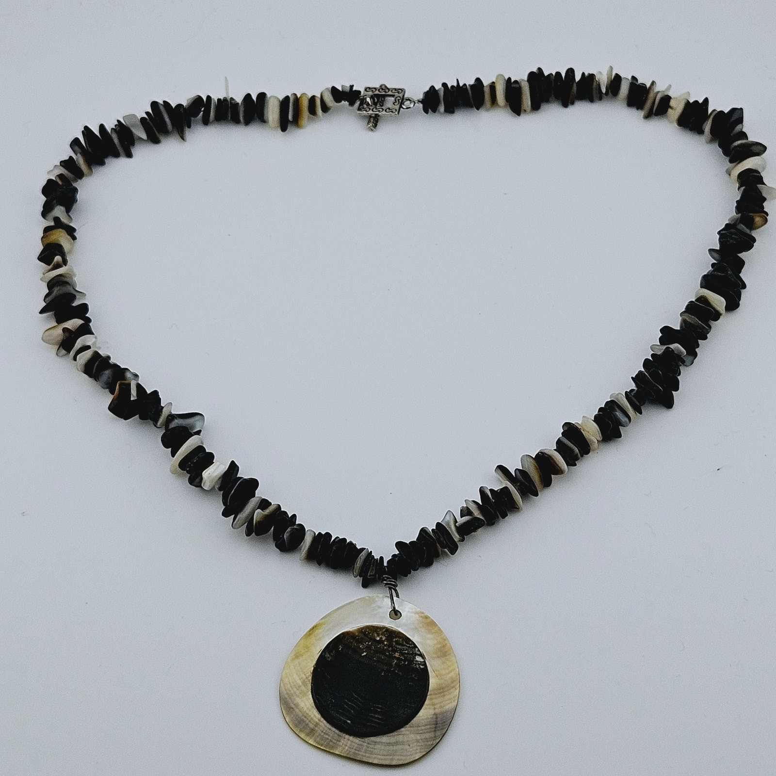 Shell Chip Beaded Necklace Large Shell Pendant Bl… - image 4