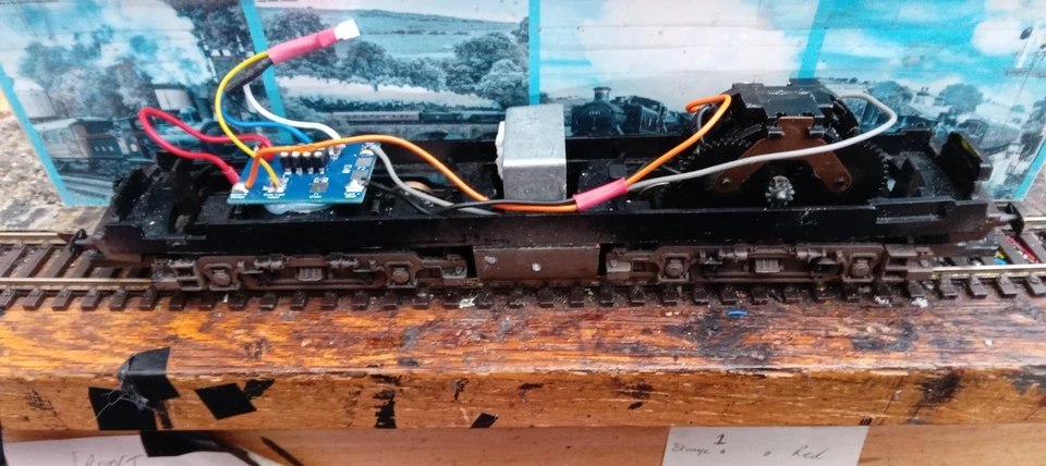 Hornby 00 Gauge Class 35 Hymek DCC fitted and working directional lights - Image 3 of 4