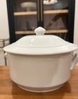 Apilco Porcelain Provençal Round Casserole + Lid 2-Quart France Williams Sonoma — photo 1