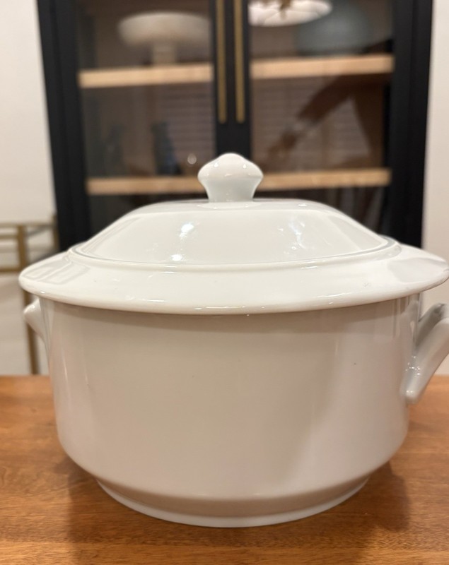 Apilco Porcelain Provençal Round Casserole + Lid 2-Quart France Williams Sonoma