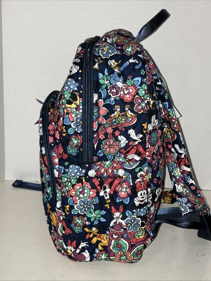 Mochila pequeña VERA BRADLEY Disney "Mickey and friends Playful Floral" nueva con etiquetas... Foto 2 de 4