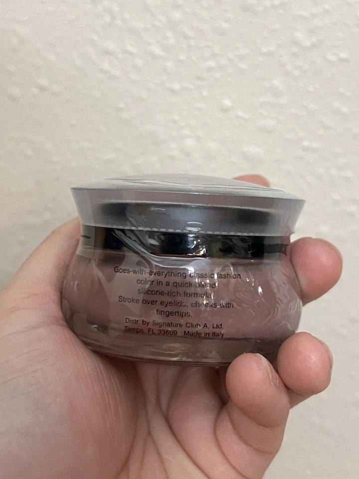 Signature Club A Over 40 Only Vitamin C & Silicone Line Fill Eye & Cheek Color - Image 3 of 4