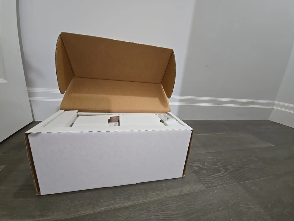 Avigilon 2.0W-H3-BO2-IR  2MP 9-22mm PoE Security Camera HD - Image 3 of 4