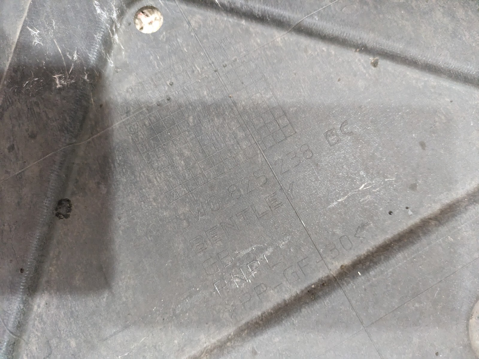 GENUINE BENTLEY Continental Underbody Middle Shield Protective Panel 3W0825238E