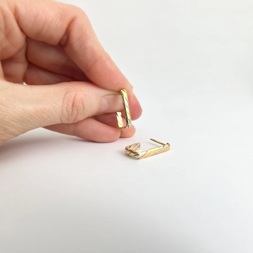 Vintage Tri-Color Square Hoop Earrings 18K Yellow Rose White Gold, 2.81 Grams - Image 4 of 4