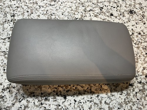 1998-2005 Lexus GS300 GS400 GS430 Grey Front Center Console Armrest Lid Gray