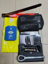 Akcesoria samochodowe / torba opatrunkowa wszystko nowe i oryginalne opakowanie / klasa A