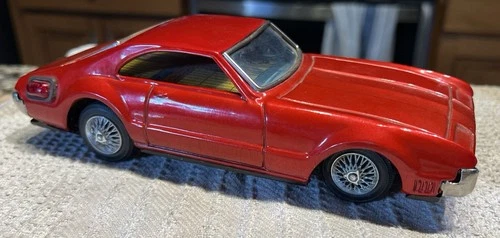 Vintage Bandai Tin B/O Oldsmobile Toronado With Flashing Rear Turn Signals-1960s