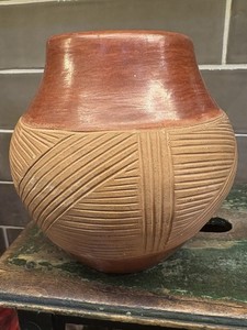 Vtg 1899-1978 Tomasita Montoya (ohkay Owingeh) Handcarved Red ware Pottery Pot  