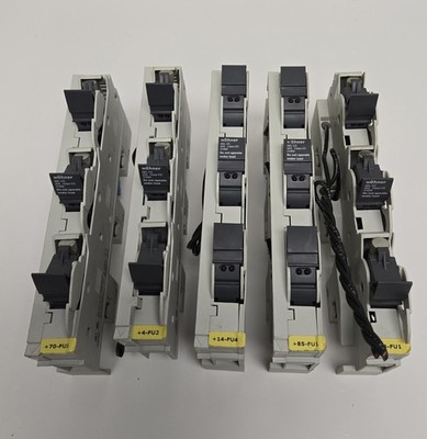 WOHNER FUSE HOLDER 31959 WITH FUSES. LOT OF 5.