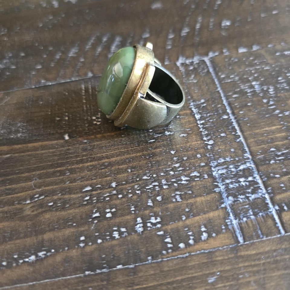 Anillo Grueso Vintage Latón Disfraz Piedra Verde Declaración Artístico Tono Dorado Talla 9 Foto 2 de 4