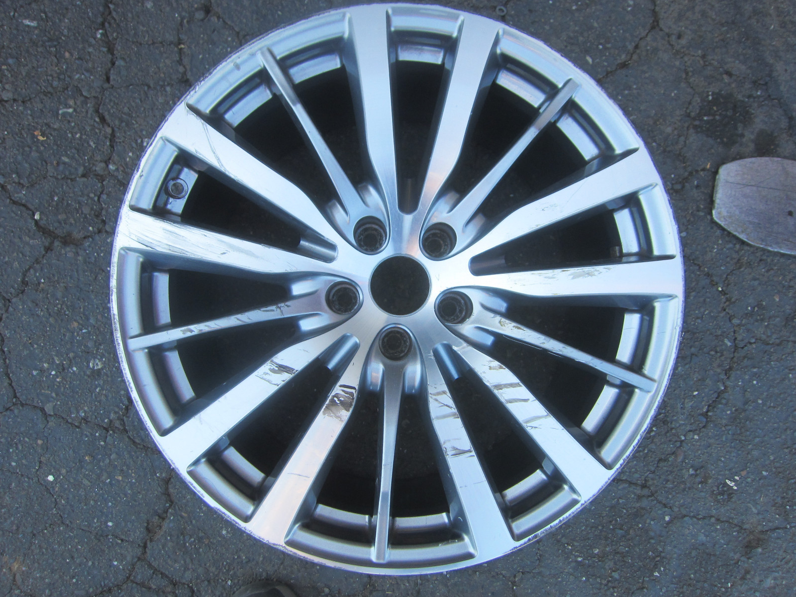 Maserati Ghibli - Rear Wheel / Rim # 670016856