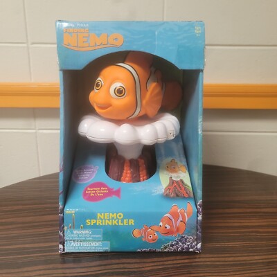 Finding Nemo Sprinkler Toy Collectible Disney Pixar 2004 Brand New NIB NOS VTG