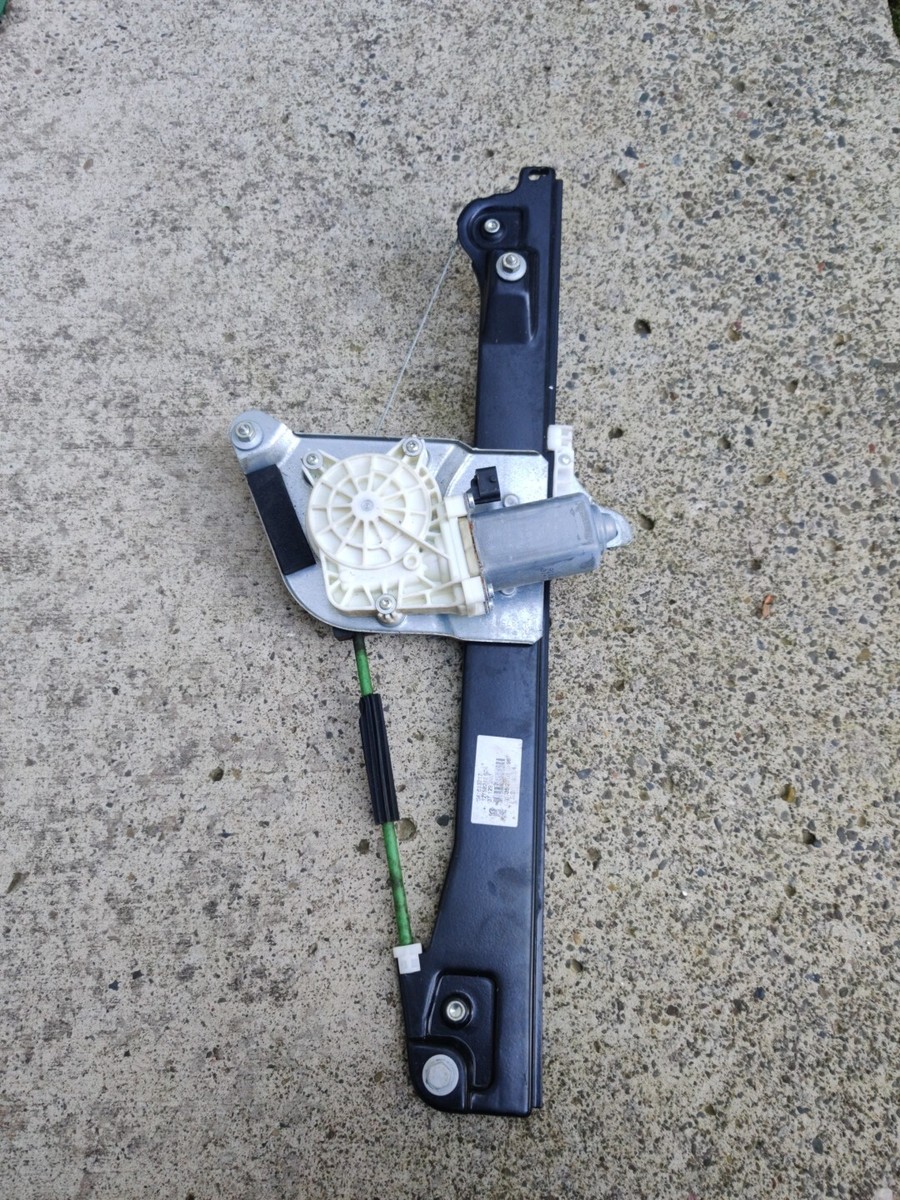 07-11 Saab 9-3 Passenger side Right Back Rear Door Window