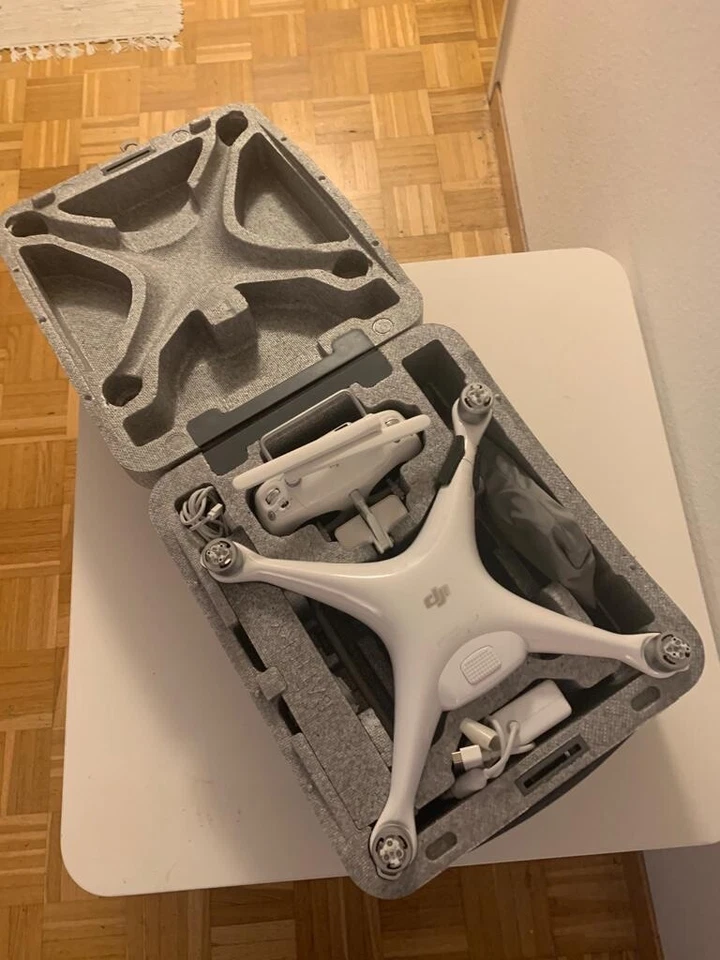 DJI Phantom 4 + Zusatzakku - Bild 2 von 4