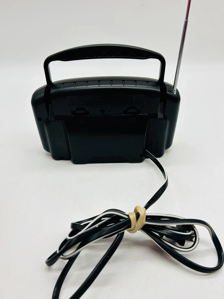 RCA RP7664A Portable 2 Band Radio Works Great w/Cord - Image 4 of 4