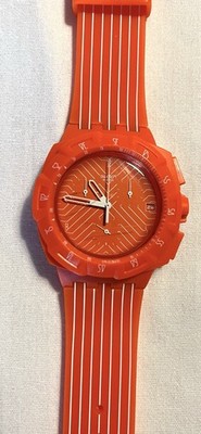 VINTAGE Swatch Chrono Plastic SUIO400  Flash Run  2010