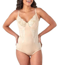 38DD NWT MAIDENFORM Ultra-Firm Tummy Control Lace-Trim Shapewear Bodysuit FL1456