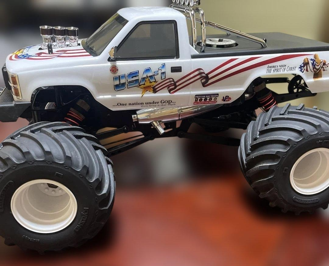 Kyosho USA-1 Engine Powered 4WD Monster Truc GP Nitro 1:8 Scale