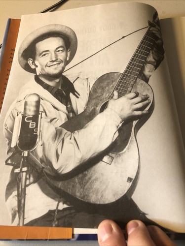 There Ain't Nobody That Can Sing Like Me : The Life of Woody Guthrie by Anne E. - Picture 4 of 10