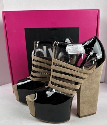 DV8 Dolce Vita Harleta Suede Nude Black Heels Open Toe Retro Strappy Shoes 8.5