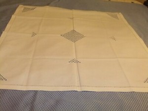 Tablecloth-Vintage-Small-Bridge-Cloth-White-Linen-Embroidery-Cutwork-89TC