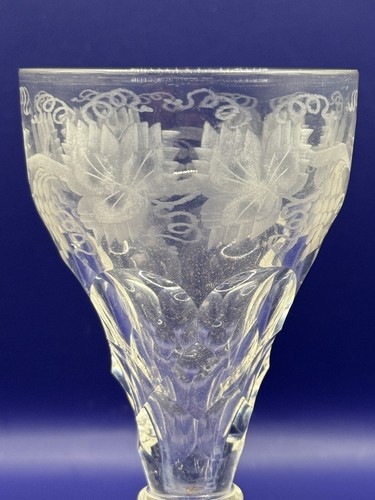 PAIR OF VICTORIAN ETCHED WINE GLASSES - Picture 6 of 8