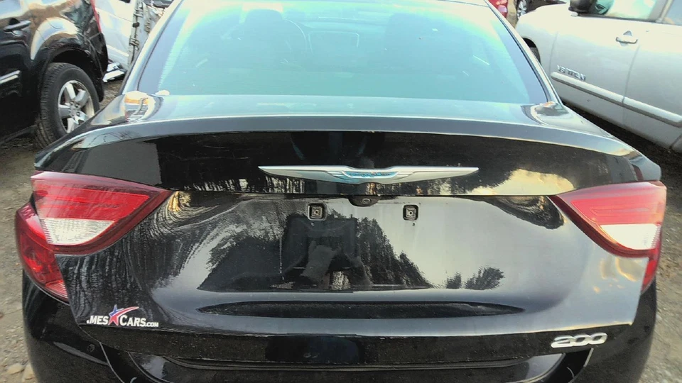 15 CHRYSLER 200 (sdn) Rear View Camerablack=px8dings Trunk Lid/Tail Gate Foto 2 de 4