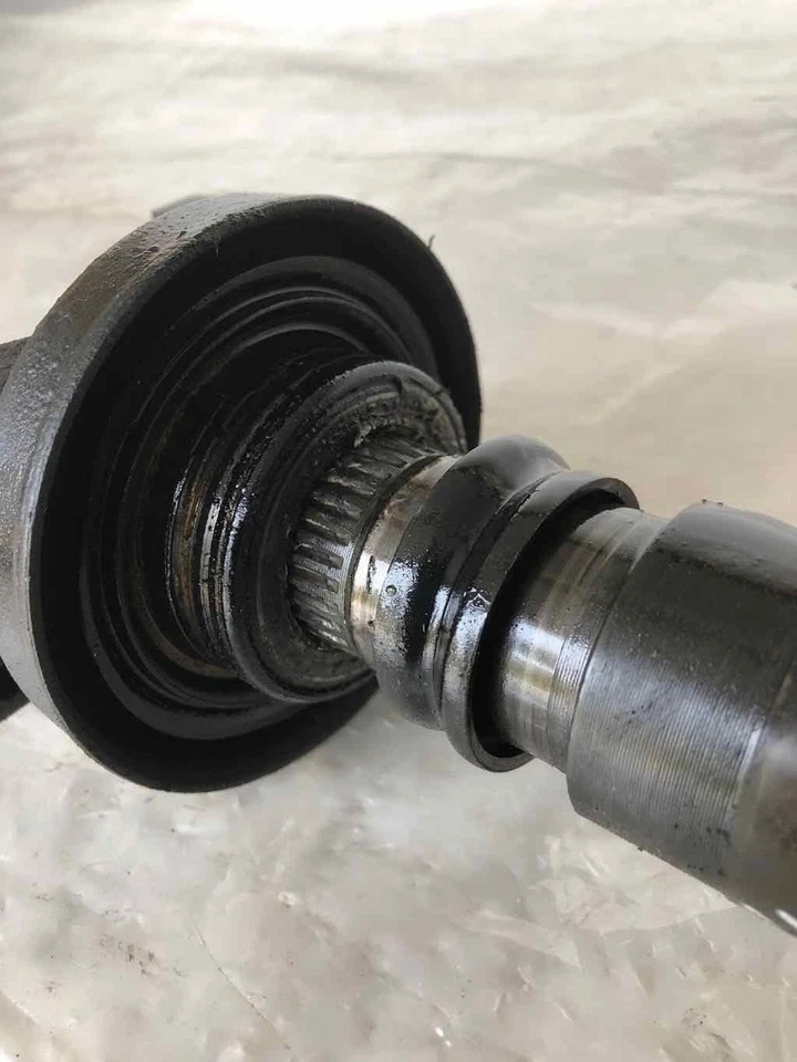 Chevy Tahoe 2003 eje de transmisión diferencial piñón engranaje con yugo final 5,3 K1500 OEM Foto 4 de 4