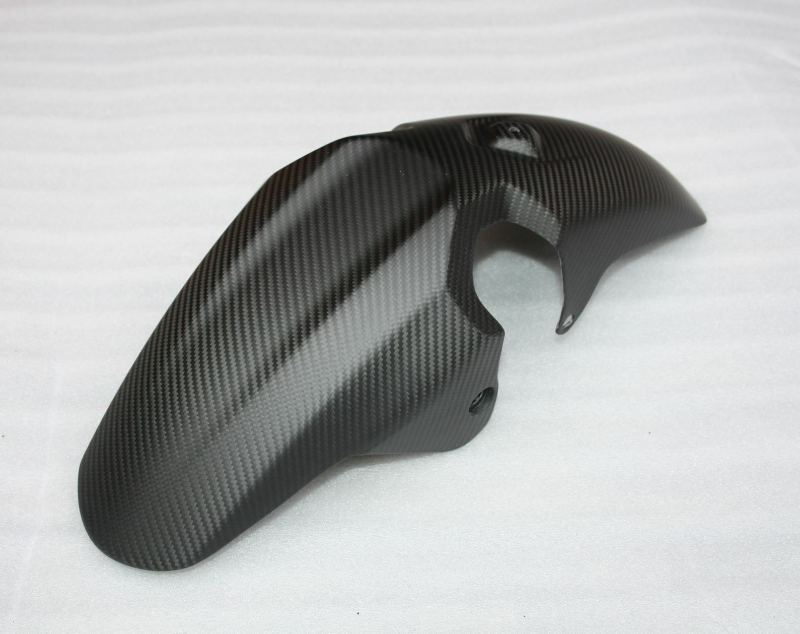 Garde boue avant Yamaha MT07 en carbone mat pour un style racing haut de gamme