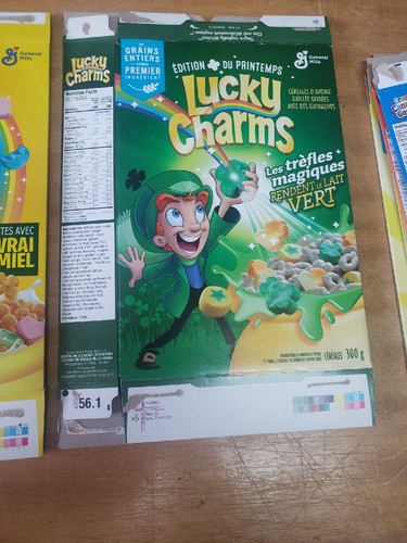 Lucky Charms lot of 3 different Cereal boxes - Picture 7 of 7