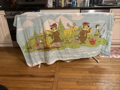 1980 s VTG  Yogi Bear Hanna Barbera Twin Size Fitted One Side Only Toddler Bed?