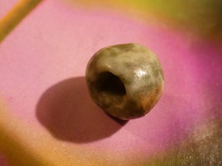 ANCIENT PRECOLUMBIAN MESOAMERICAN LIGHT GREEN JADEITE ROUNDED BEAD 11.0 8.9 MM