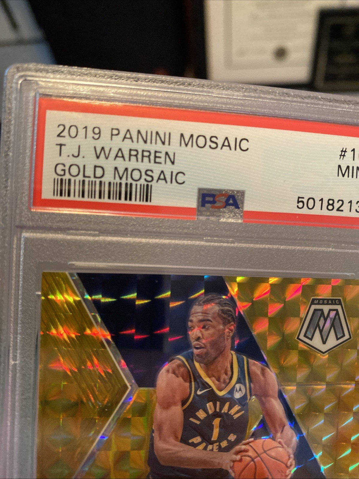 2019-20 Panini Mosaic T.J. Warren #165 Gold Prizm /10 PSA 9 view 4